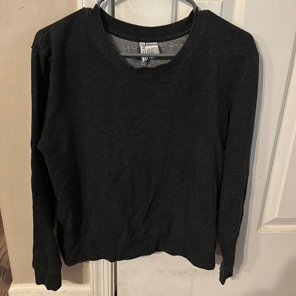 SOLID DARK GREY CREW NECK